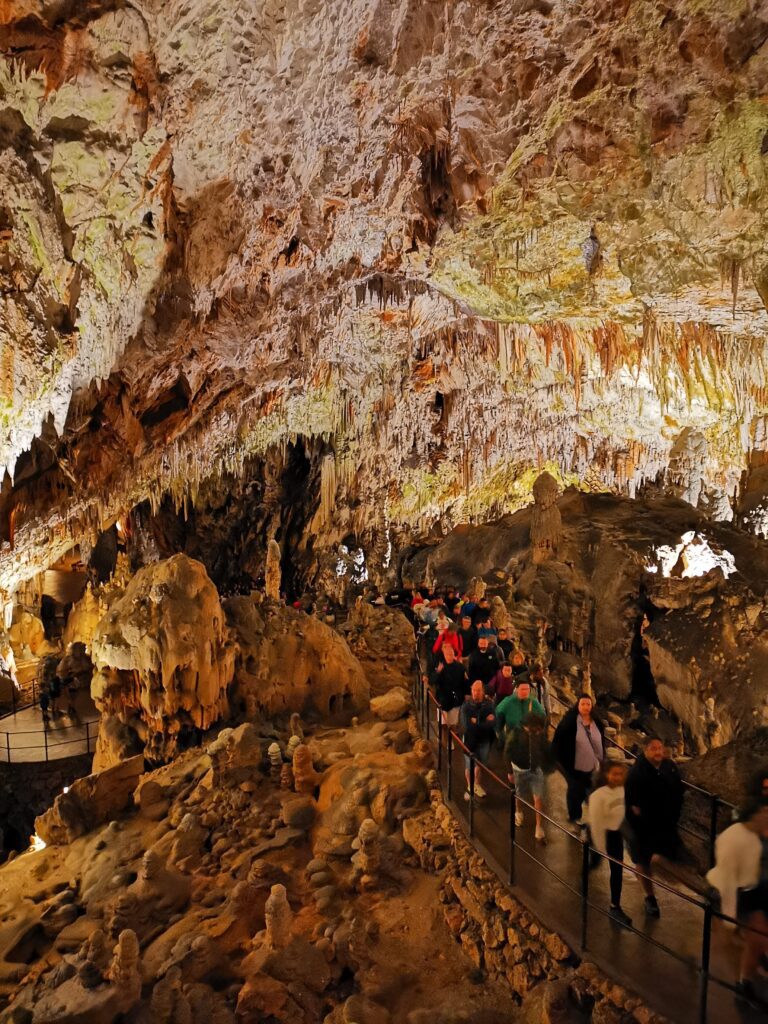 Interno delle Grotte di Postumia