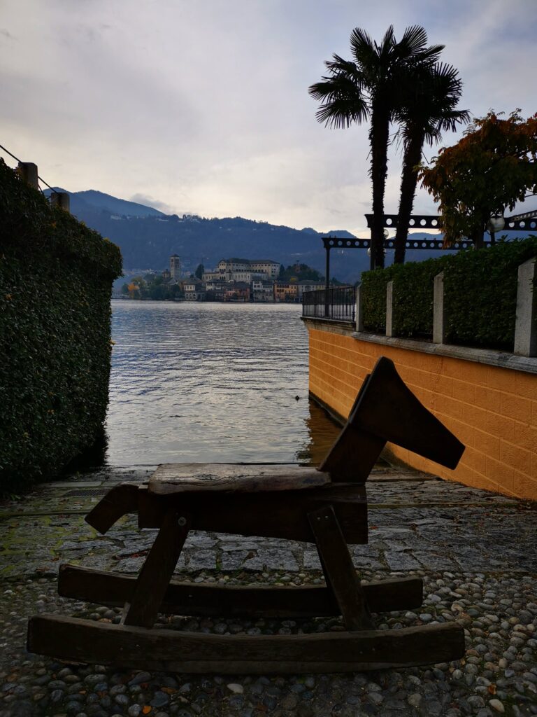 Gita in giornata a Orta San Giulio: uno scorcio sull'isola di San Giulio