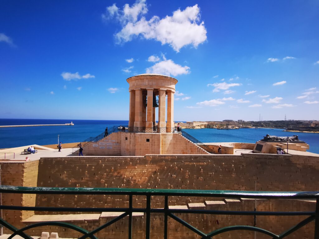 Cosa vedere a Valletta: Siege Bell War Memorial